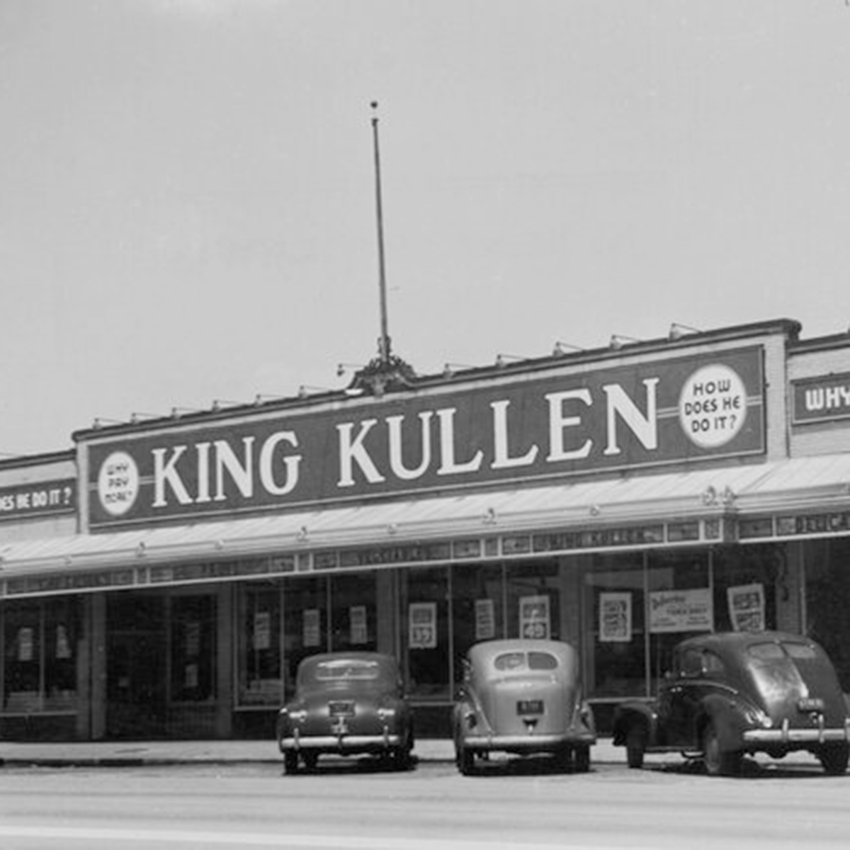 1930: The first American supermarket&nbsp;