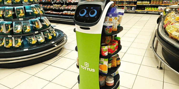 Falabella Tottus launches robot to improve shopping experience in Peru